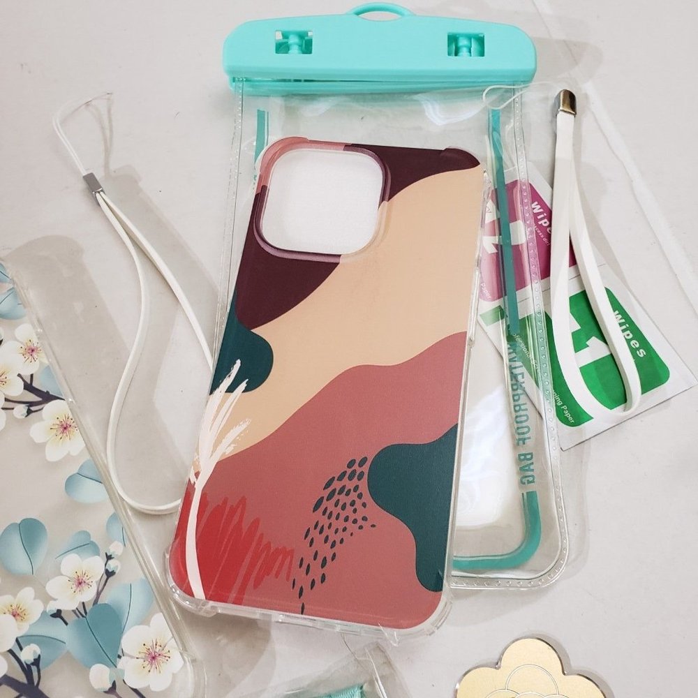 iPhone 12 Pro max cases & waterproof pouch - Picture 3 of 12
